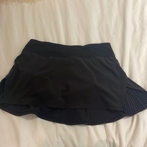 LULULEMON black skirt